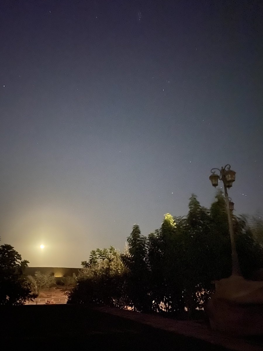 yaraa236's tweet photo. When you find the time to stare at the stars long enough to feel like your falling into them, you will realize just how infinite this life is https://t.co/98TQyOMXkc