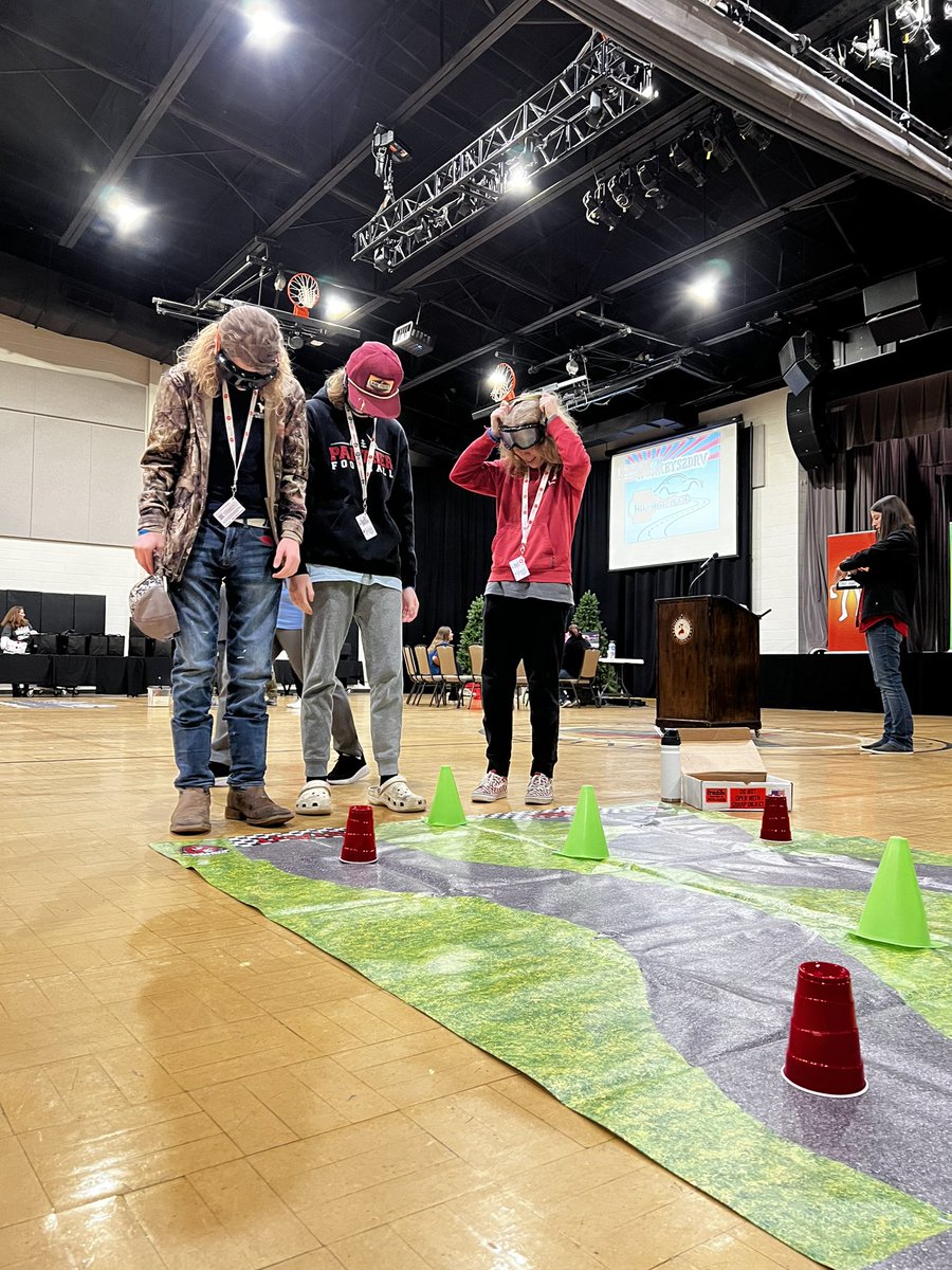 UrKeys2Drv's tweet photo. @DriveSafeAL @UABTRIPLAB , local SBI agents and multiple statewide trucking organizations show students behind the wheel simulations where they experience the effects of being under the influence. Students also are educated on how to safely share the road with tractor trailersw https://t.co/zo10FNrZUF