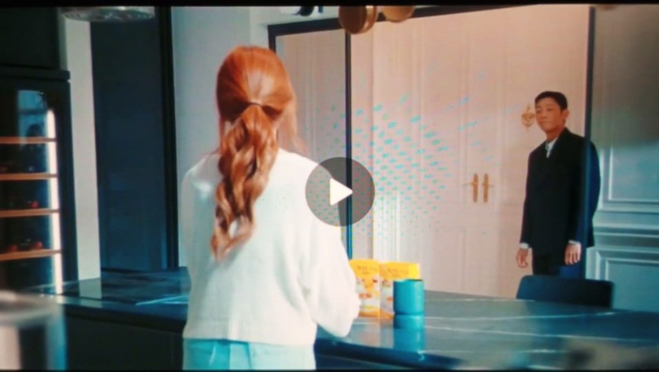 DjamiAde's tweet photo. Salfok sama kuning-kuning dimeja, pas dituang ternyata bener Tropicana Slim. Keren juga Diva Indonesia bisa satu scene sama Park Eun Bin 👏👏
#castawaydiva #divadariindonesia https://t.co/IhnpezlZOA