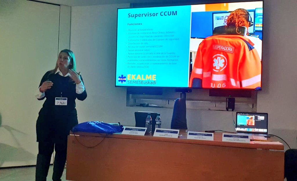 Y nuestra Supervisora de sala del CCUM y #TES, Judith Martín López, con la ponencia sobre el trabajo del técnico en emergencias sanitarias en el centro coordinador "Coordinación, trabajo en equipo".