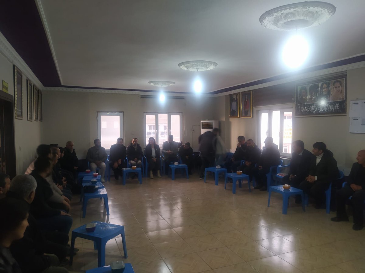 KESK ve bağlı iş kollarının MYK üyelerinin katılımıyla;
Şırnak CHP il örgütü,
Şırnak HEDEP il örgütü,
Şırnak DBP il örgütü 
Şırnak DİSK Genel İş Subesi
 ziyaret edildi.
2 Aralık  Amed Mitingin'e katılım çağrısı yapıldı.
@sirnakhdp
<a href="/disk_sube/">DİSK GENEL-iŞ ŞIRNAK ŞUBE</a> 
<a href="/nejlakurul/">Nejla Kurul</a> <a href="/KESK1995/">KESK</a> <a href="/KESK_73/">Şırnak KESK</a>