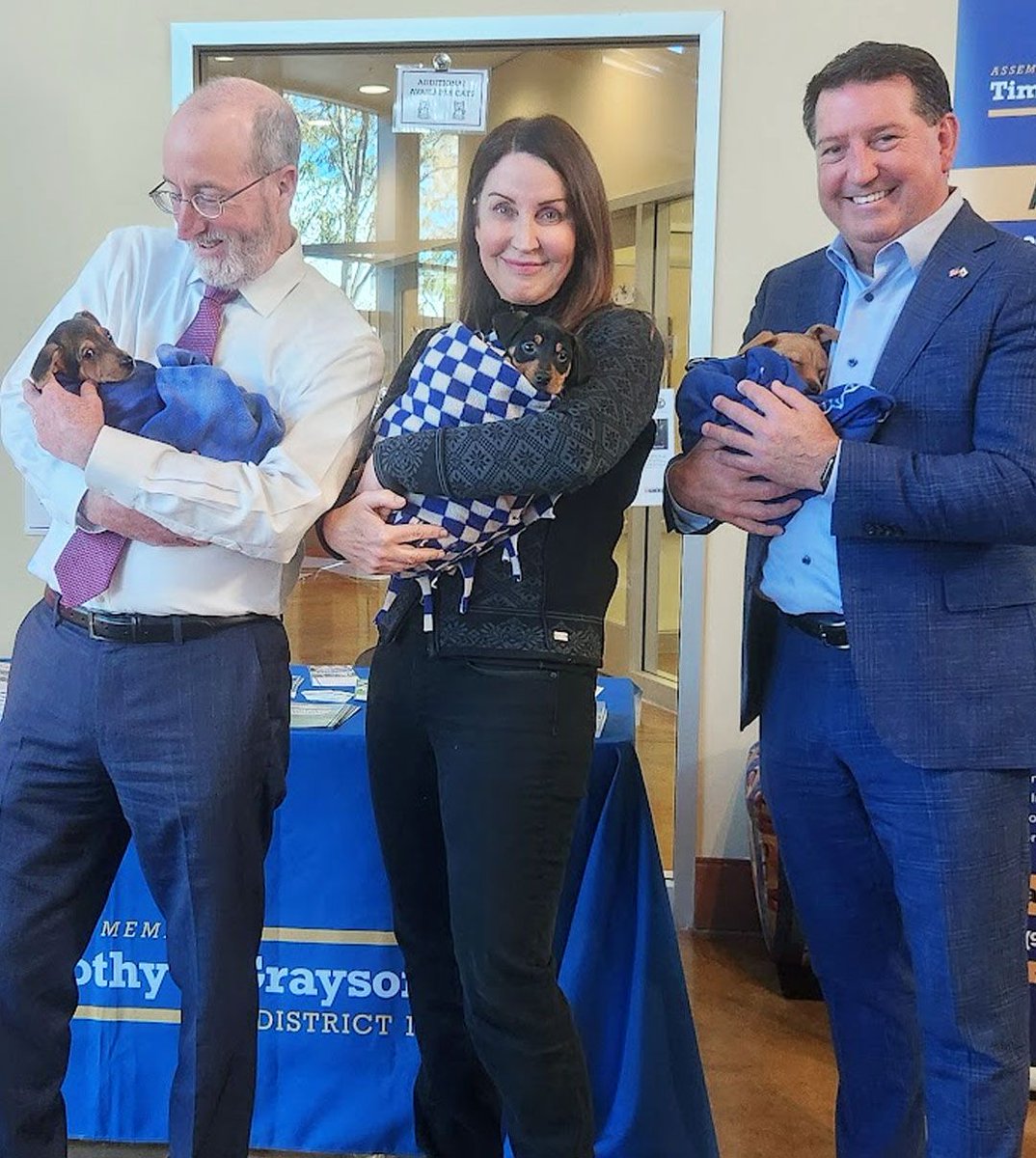 Please join us in thanking @asmgrayson and @Steve_Glazer for sponsoring a fantastic day of pet adoptions yesterday! Their commitment to helping both animals and people is inspirational. Partnerships like this allow us to save even more lives and bring more joy to the community.