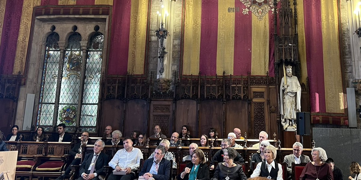 Neus Munté 🎗 (@neusmunte) on Twitter photo Enhorabona a totes les persones i entitats premiades amb la Medalla d’Or de la Ciutat. Barcelona és com és i té el potencial que té gràcies a les aportacions de tot el seu teixit associatiu i humà. Gràcies a tots! Enhorabona a totes les persones i entitats premiades amb la Medalla d’Or de la Ciutat. Barcelona és com és i té el potencial que té gràcies a les aportacions de tot el seu teixit associatiu i humà. Gràcies a tots!