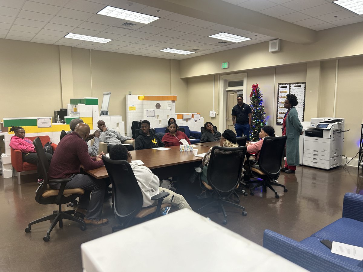 TravisHillNOLA's tweet photo. Last night, we welcomed our students’ families for a Family Mental Health Session! Our students &amp; their loved ones must take care of their mental health and recognize the signs of depression and anxiety. It’s never too late to start investing in yourself! #TravisHillRISES https://t.co/PxtyUtt9FT