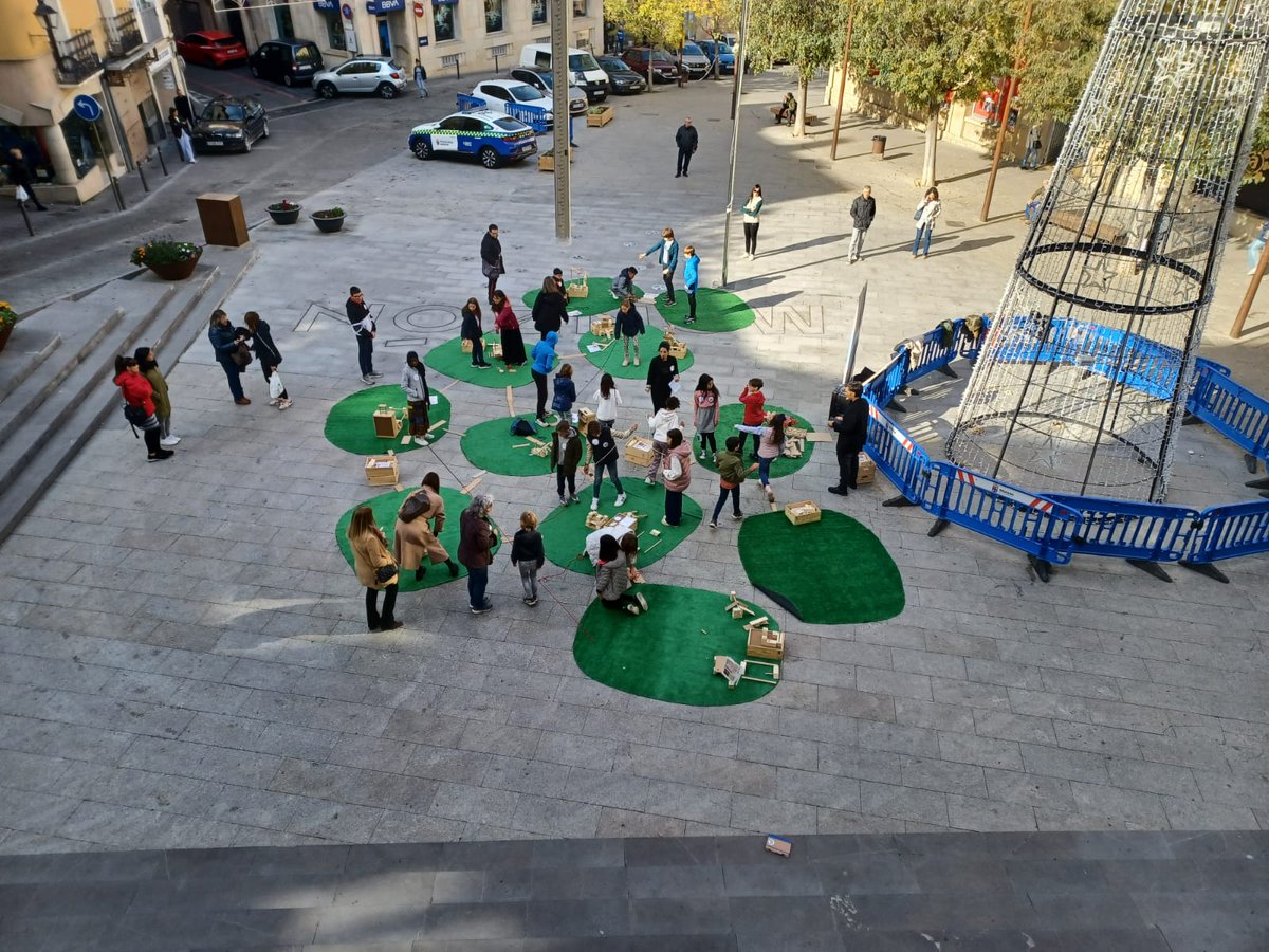 CJOlivan's tweet photo. El pasado sábado se renovó el consejo local de infancia del @AytoMonzon y desde el @laaab_es estuvimos allí con #JuegaLAAAB con el compromiso del @GobAragon con la #ParticipaciónInfantil @cmsusin @IsaacClaver @forteabaguena https://t.co/m1A6bGswGW