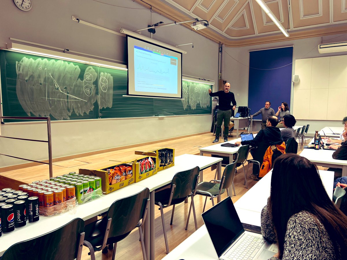 It’s a pleasure to have the <a href="/PepsiCo/">PepsiCo</a> datascience team 🎉 at <a href="/datascienceUB/">DataScienceUB</a>  First #masterclass of the course👏👏 #DataScience #MachineLearning