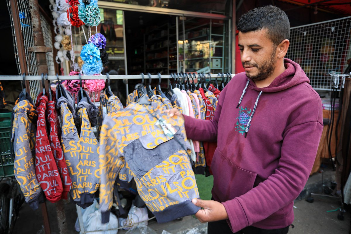 asabeshehu's tweet image. ‘We’re not here to beg’: Gaza residents’ anger over steep rise in prices 

buff.ly/3RkZUE8 

#GazaResidents
#PriceRise
#FoodShortage
#EconomicCrisis
#IsraelPalestineConflict
#HumanitarianCrisis
#GazaMarket
#InflationStruggles