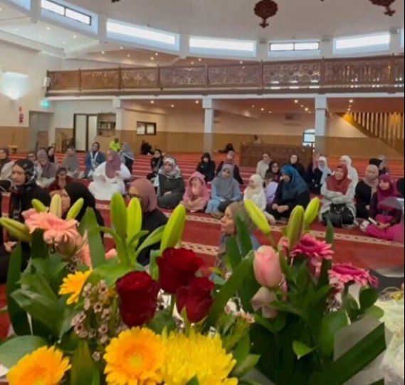 khanhalima12's tweet photo. Alhamdullilah ♥️
30 Christian women from Melbourne, Australia, announced that they  became converted to Islam after being influenced by the Hamas resistance in Gaza. https://t.co/ULoapv0Ogf