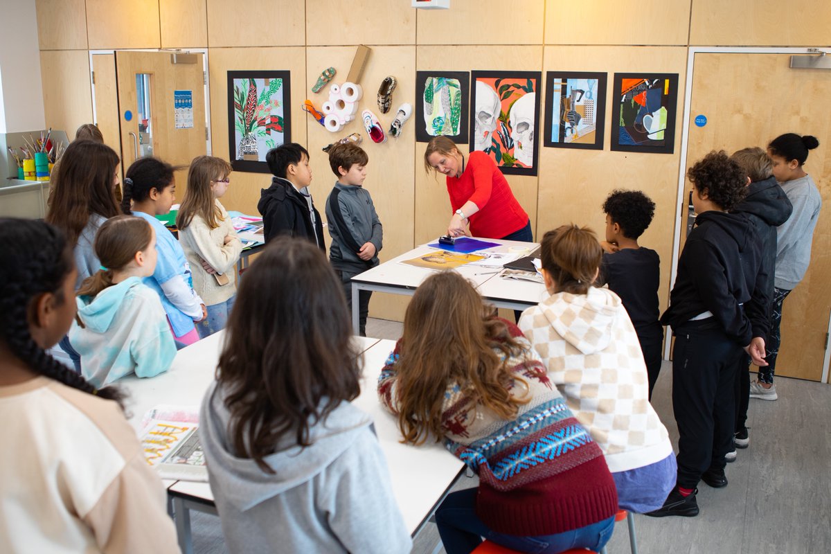 LUSPartnerships's tweet photo. Latymer teachers run programmes throughout the year - from learning how to debate, fun sessions in Maths, robotics and coding to confidence building ahead of Y7.
We host over 200 children in these programmes from more than 20 local schools. 
#schoolstogether #powerofpartnerships https://t.co/1tR105Wcef