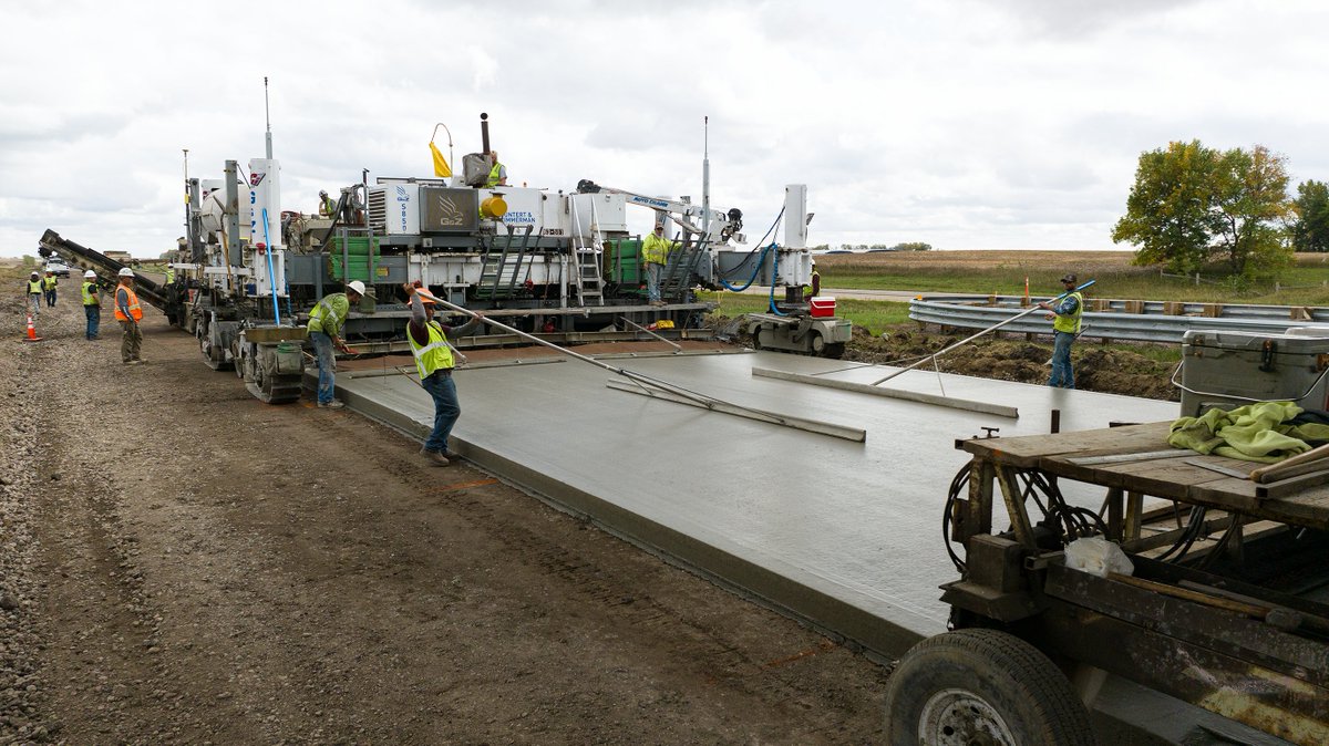 Alliant recently visited the I-90 Unbonded Overlay Design-Build project in Wells, Minnesota. The team watched their designs come to life as PCiRoads LLC paved the remainder of the westbound mainline lanes. Read More here: linkedin.com/feed/update/ur… 
 
#Alliant