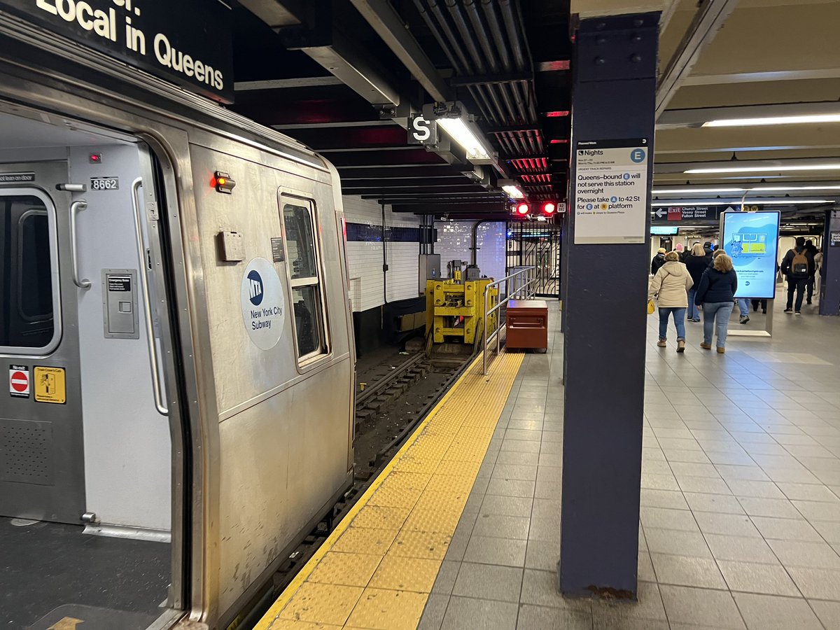 Chris_Hrrsn89's tweet photo. @RateMyBuffers Since in NYC and the buffers at World Trade centre on the subway. https://t.co/cfzaY6E93u