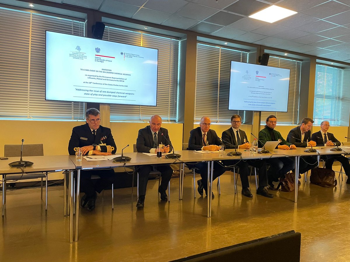 PLinNederland's tweet photo. Excellent presentations at today’s #CSP28 side-event on sea dumped chemical weapons co-organized by 
🇵🇱Poland, 🇱🇹Lithuania and 🇩🇪Germany.
Big thank you to the panellists and all participants. https://t.co/voQFCsgc6L
