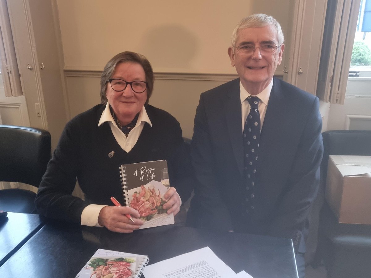 Delighted to support Tina Cerutti @erhighsheriff at her Charity Cookbook Launch 'A Recipe of Life' in aid of @TribuneTrust - book costs £15 and to reserve a copy email Tinaceru2@tinaceru2.Co.uk #Hull #EastRiding #ERLordLieutenant #ERLieutenancy