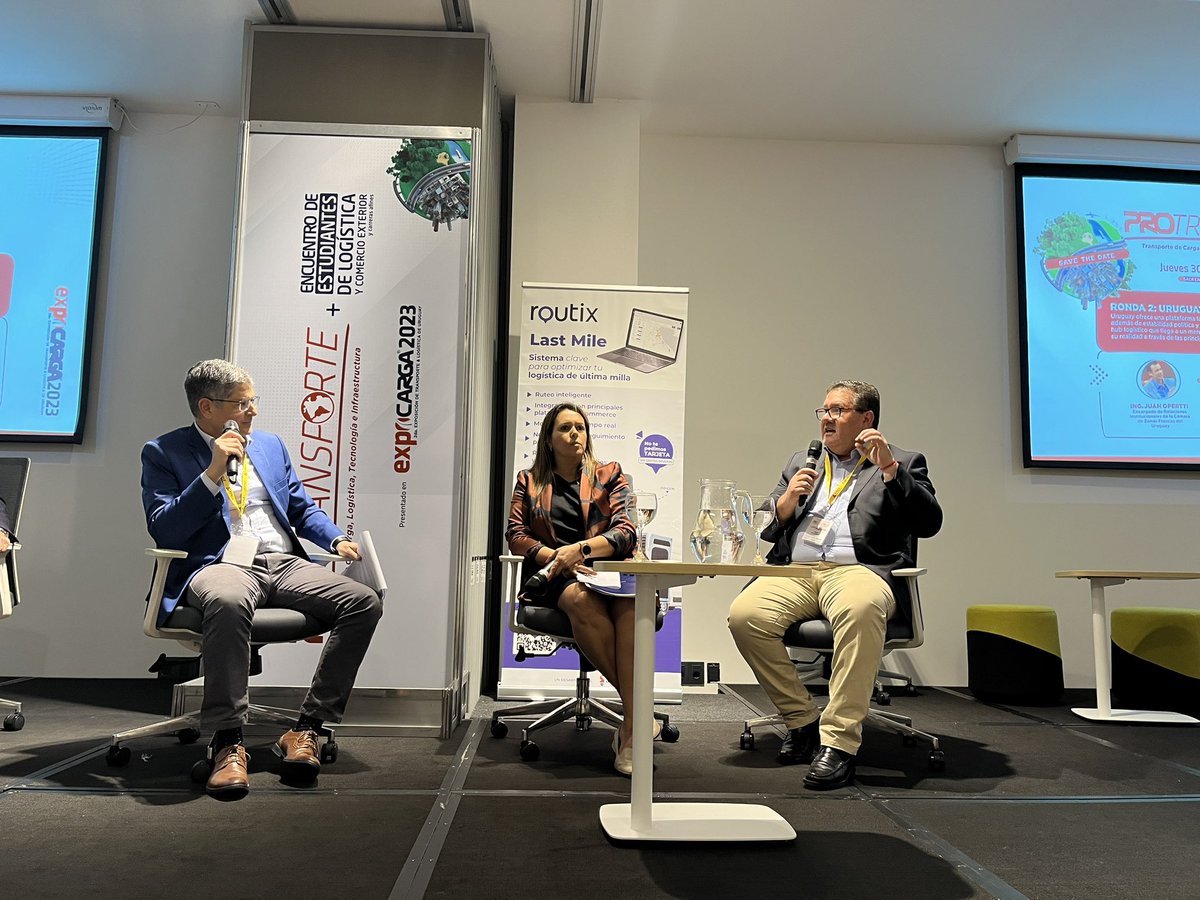 #ForoProTransporte
Ronda Uruguay Hub Logístico

Conocimos la realidad de Uruguay como plataforma logística integrada a la red regional, a través de:

<a href="/juan_opertti/">Juan Opertti</a> <a href="/czfuy/">czfuy</a> 
<a href="/monica_ageitos/">Monica Ageitos</a> @cennave
Pedro Garra <a href="/caloguruguay/">CALOG</a> 
Leonardo González <a href="/AudacaUy/">Audaca</a> 

Moderador: <a href="/emiliojrivero/">Emilio J. Rivero</a>