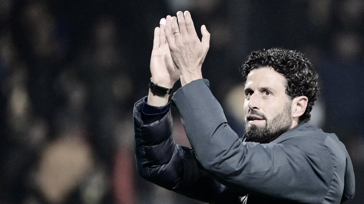 Fabio Grosso est arrivé dans les pires conditions : en cours de saison, avec un effectif délabré mentalement et construit avec les pieds, une Direction en cours de refonte totale, un club dans la tourmente médiatique et financière… Un club dernier de L1. 

C’est un homme de