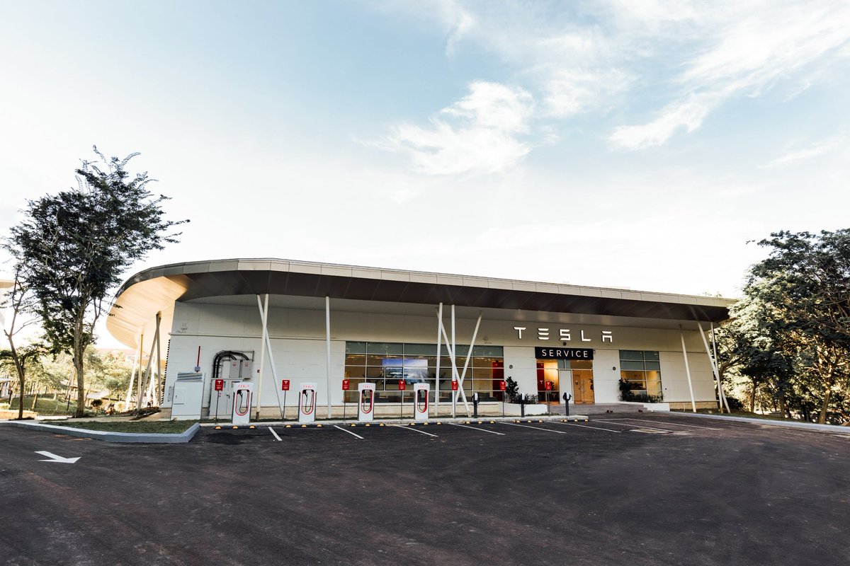 teslamindset's tweet image. First Tesla service center in Malaysia is now open in Cyberjaya, Persiaran APEC, Cyber 6 🚘