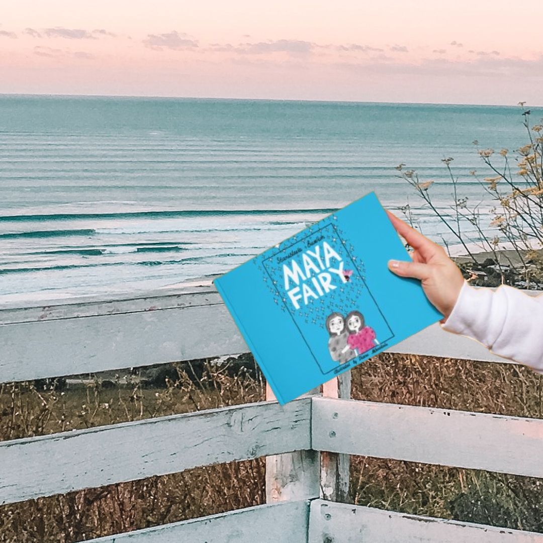 The Book Smuggler's Den tweet media