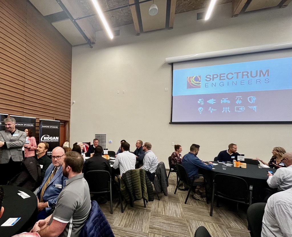 JacobsenBuilds's tweet photo. COO Matt Radke was a featured speaker at today's @SMPSUtah Contractor Roundtable, where he shared his expert insights about what it takes to build trusting partnerships between general contractors, architects, engineers and subcontractors.

#JacobsenPartners #PeopleOfJacobsen https://t.co/buiKYqgguw