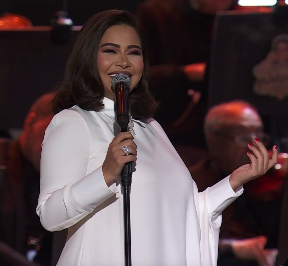 NogoumFM's tweet photo. "عودت عينى على رؤياك وقلبى سلم لك امرى"

  الفنانة #شيرين_عبدالوهاب تبدع في أغنية "عودت عيني" لـ #أم_كلثوم من حفل "#ليلة_روائع_السنباطي" بالرياض

  اسمعوا الحفل دلوقتي على #نجوم_اف_ام

 #RiyadhSeason #BigTime #بنش_مارك #روائع_السنباطي

@Benchmark_ksa
@Turki_alalshikh https://t.co/DyAwnad40A