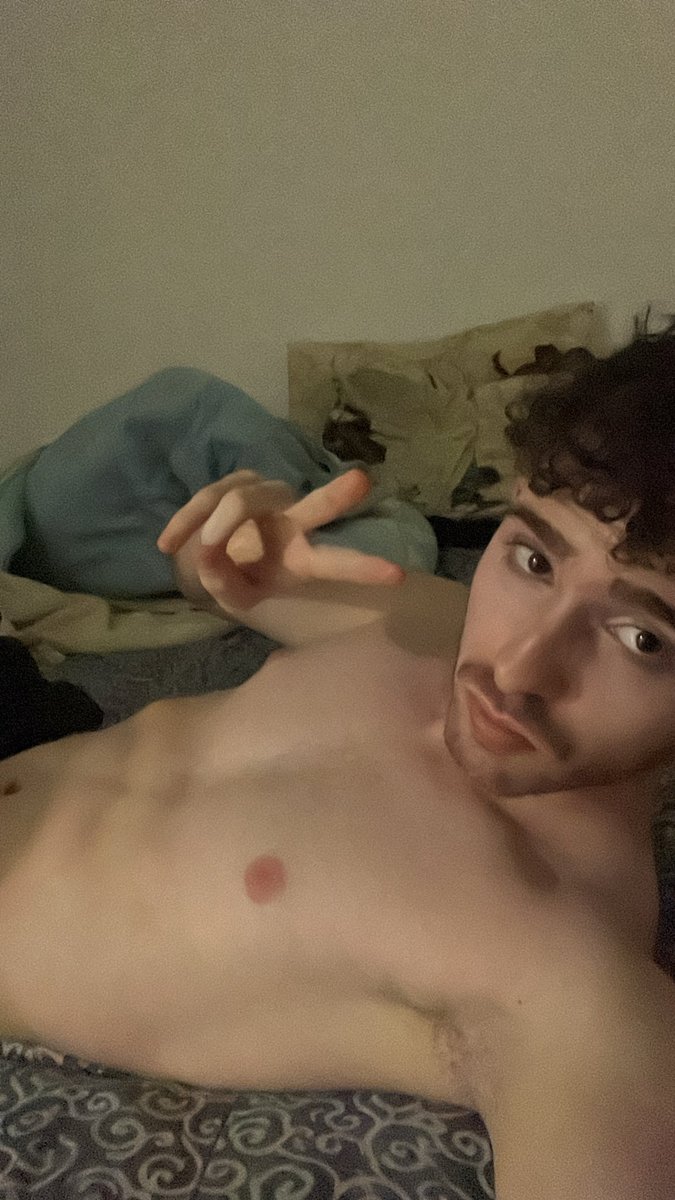 mgbotel's tweet photo. cama bagunçada igual os pelo do pika https://t.co/t3UfrI4oR2