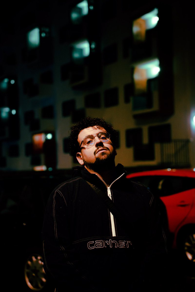 Eu vou girar o mundo e ver se dá pra'a dar a volta

ig: imactuallyleo