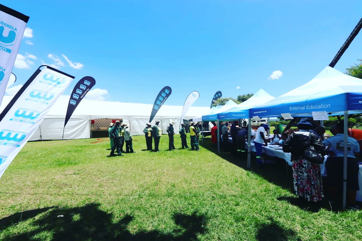 UMngeniUThukela's tweet photo. Day 2 of #WorldAIDSDay commemoration. UMngeni-uThukela Water (UUW) Peer Educators meet the Coastal staff and subsidiaries at @MsinsiResorts beautiful Inanda Dam.

Painting the dam blue and red bringing hope to all those affected by #HIV/AIDS.

#EducationIsKey
#employerofchoice https://t.co/FYSTc1n3xe