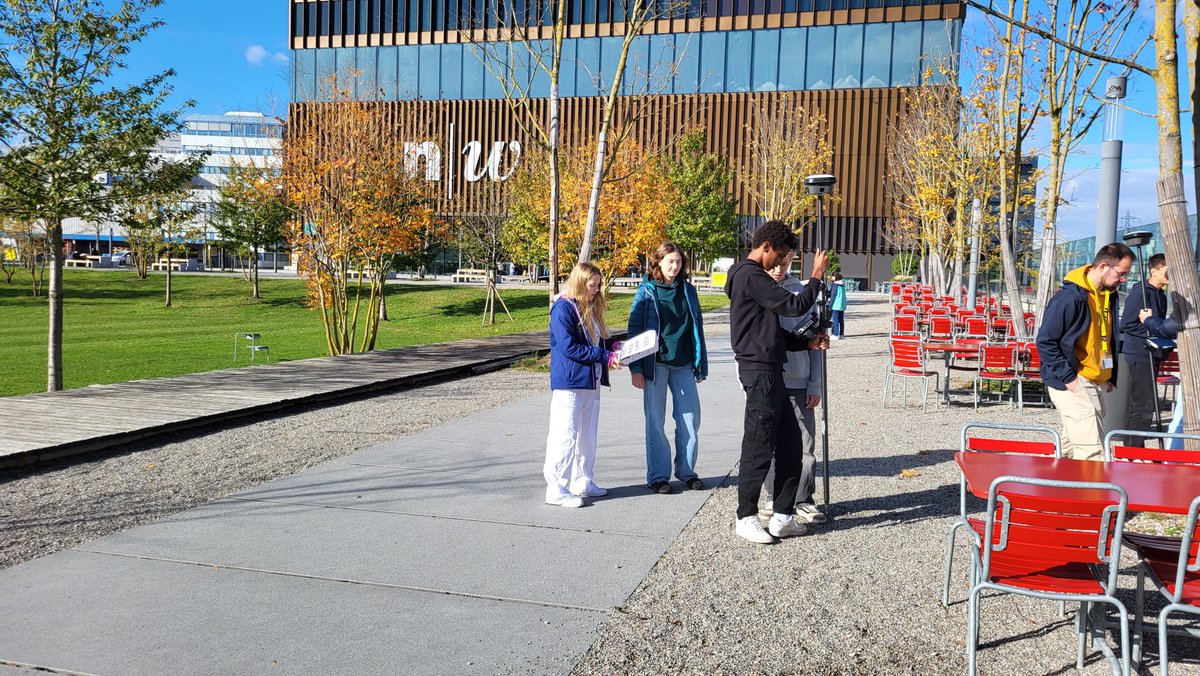igeoFHNW's tweet photo. Am Tag der Geomatik konnten wir 20 Schulklassen mit 400 Schülerinnen und Schüler am FHNW Campus Muttenz begrüssen. Sie besuchten Lernmodule und die interaktive Ausstellung zum Thema Geomatik. Weitere Infos im Blogbeitrag https://t.co/DiQweX1aGh
#tagdergeomatik
@HABG_FHNW https://t.co/ERv76P9HiL