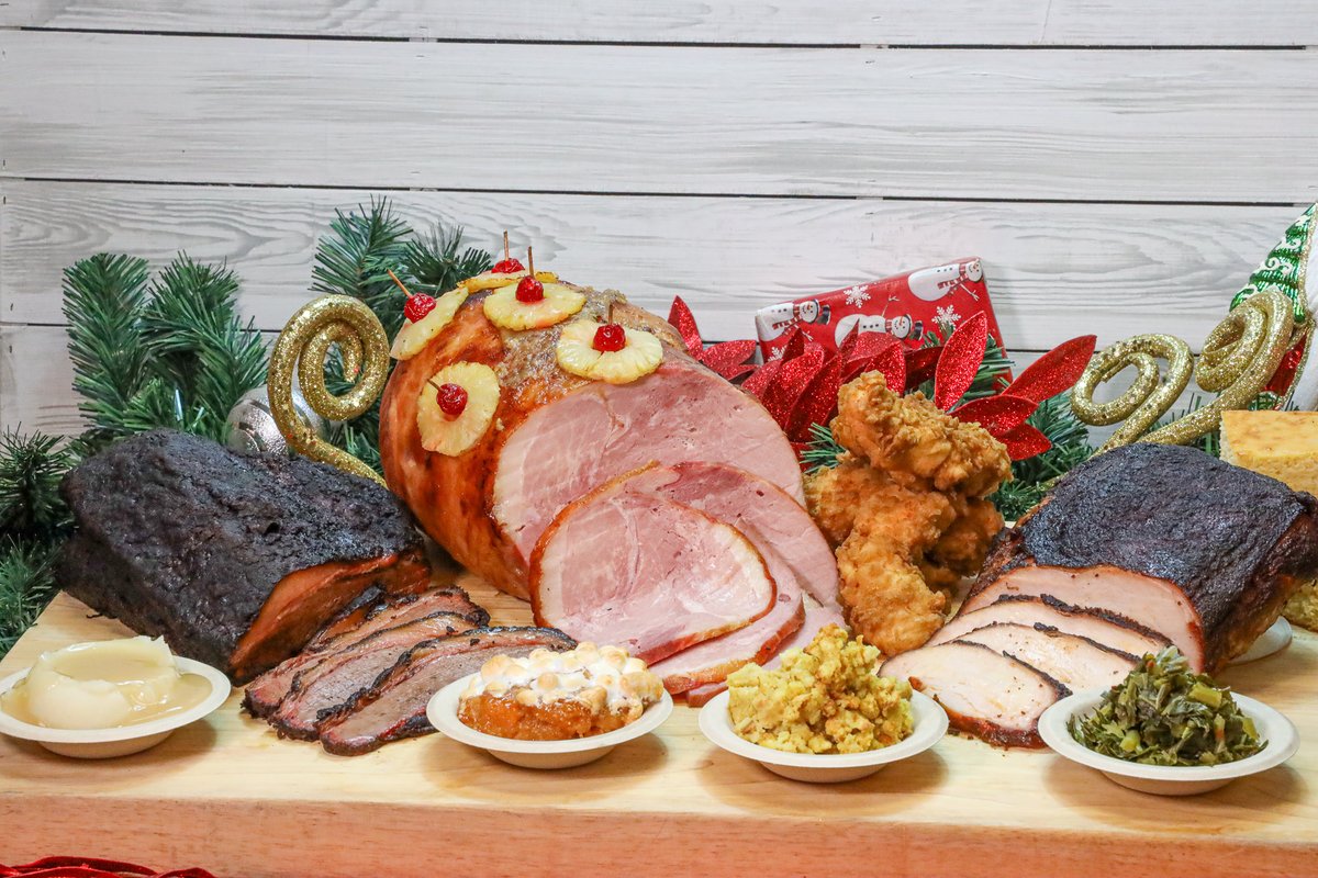 KingsDominionVA's tweet photo. Celebrate the season at Firehouse BBQ with Sliced Turkey, Virginia Ham, and Brisket dinners with festive sides. And yes, it's on the dining plan! #KDWinterFest https://t.co/KyBBPGJQjz