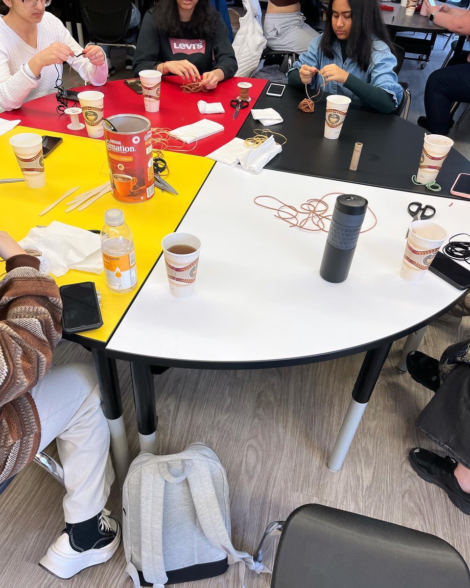 Tim Barron hosted a dreamcatcher workshop as part of FRC’s Mental Wellness Morning today. The Mental Wellness committee did an outstanding job (as usual) organizing the day! 👏🏻