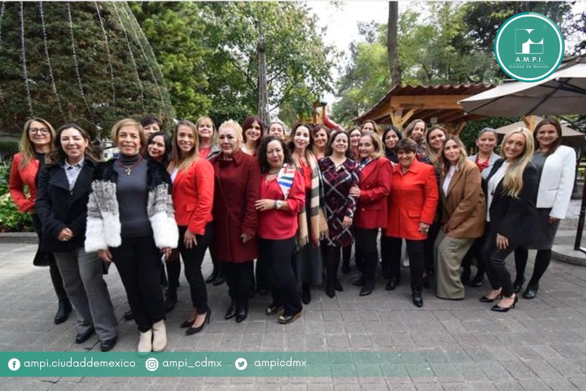 ampicdmx's tweet photo. Hoy se llevó a cabo la celebración de fin de año de @muliv_oficial Mujeres Líderes por la Vivienda y del sector inmobiliario. 

Las mujeres ocupan un papel sumamente importante en el sector vivienda y cada vez, con mayor actividad en el gremio. https://t.co/xltBuH4NkY