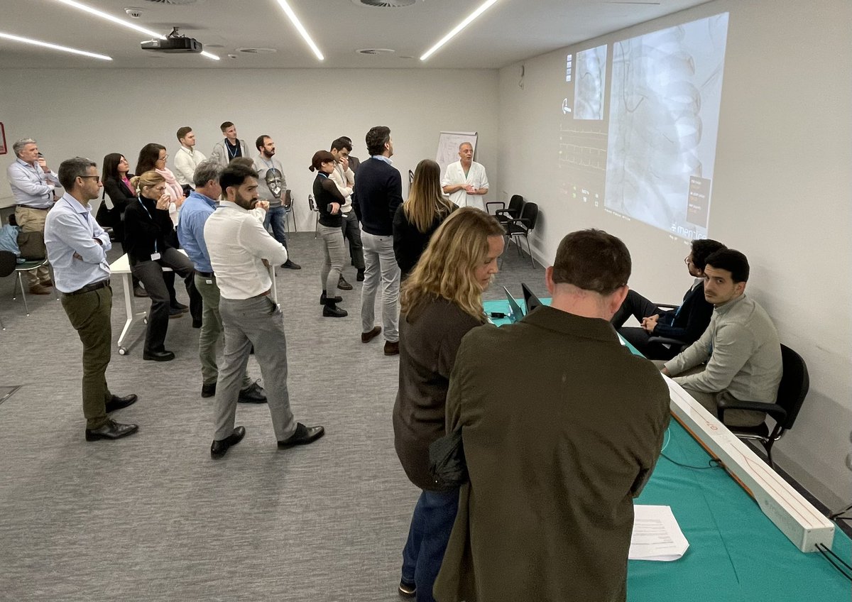 ‘When in Rome’… attend the International Bifurcation course @ Fondazione Policlinico, Gemelli! Excellent presentations from superb faculty, interesting discussion with many European delegates &amp; live cases to follow #MedtronicEmployee #ebcmain #kissingballoon 🇮🇹👨🏻‍⚕️❤️‍🩹👩🏻‍⚕️🏥😘🎈🎥👌