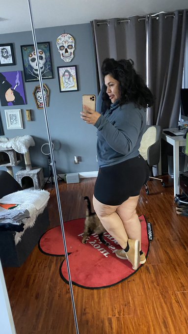Today&rsquo;s fit&hellip; cozy, gym girl https://t.co/fd8AvUuGas<a href="/tag/mvsales"class="tags"><span>#mvsales</span></a>