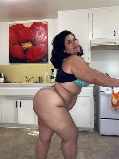 Wanna help me in the kitchen? https://t.co/G29S665dYB