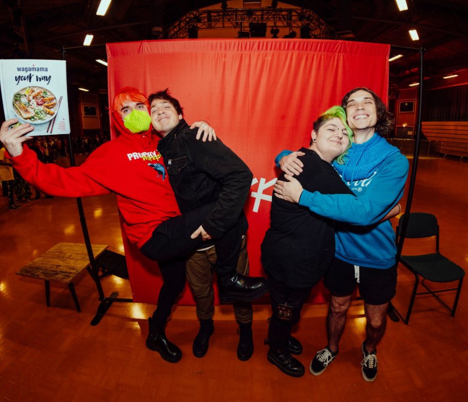 ∙ alex ∙ tweet media