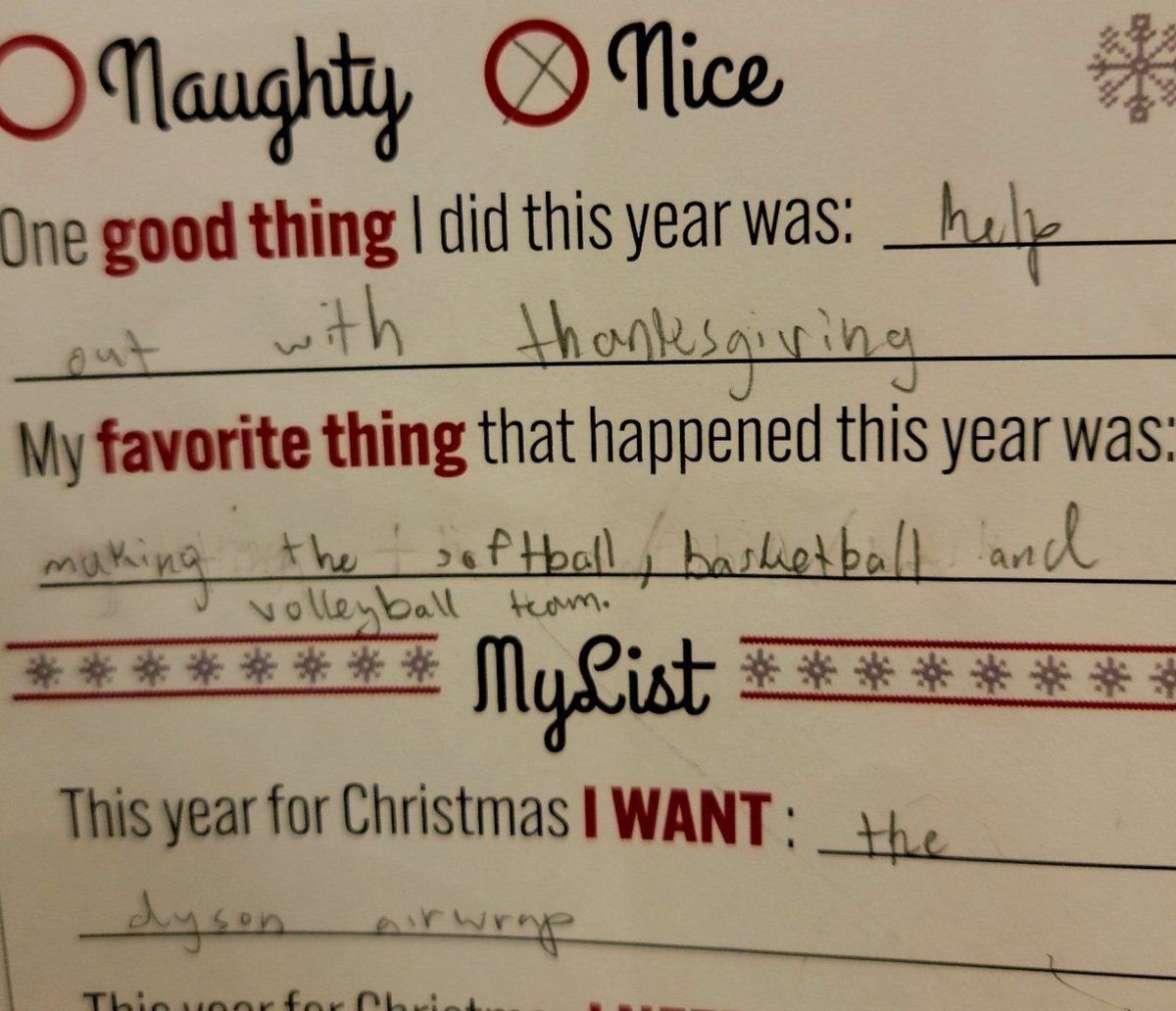 ReddieMiller31's tweet photo. 🎅 list time...
Love the humble brag by my youngest.. certainly was my favorite thing. #girld https://t.co/adYSgddmup