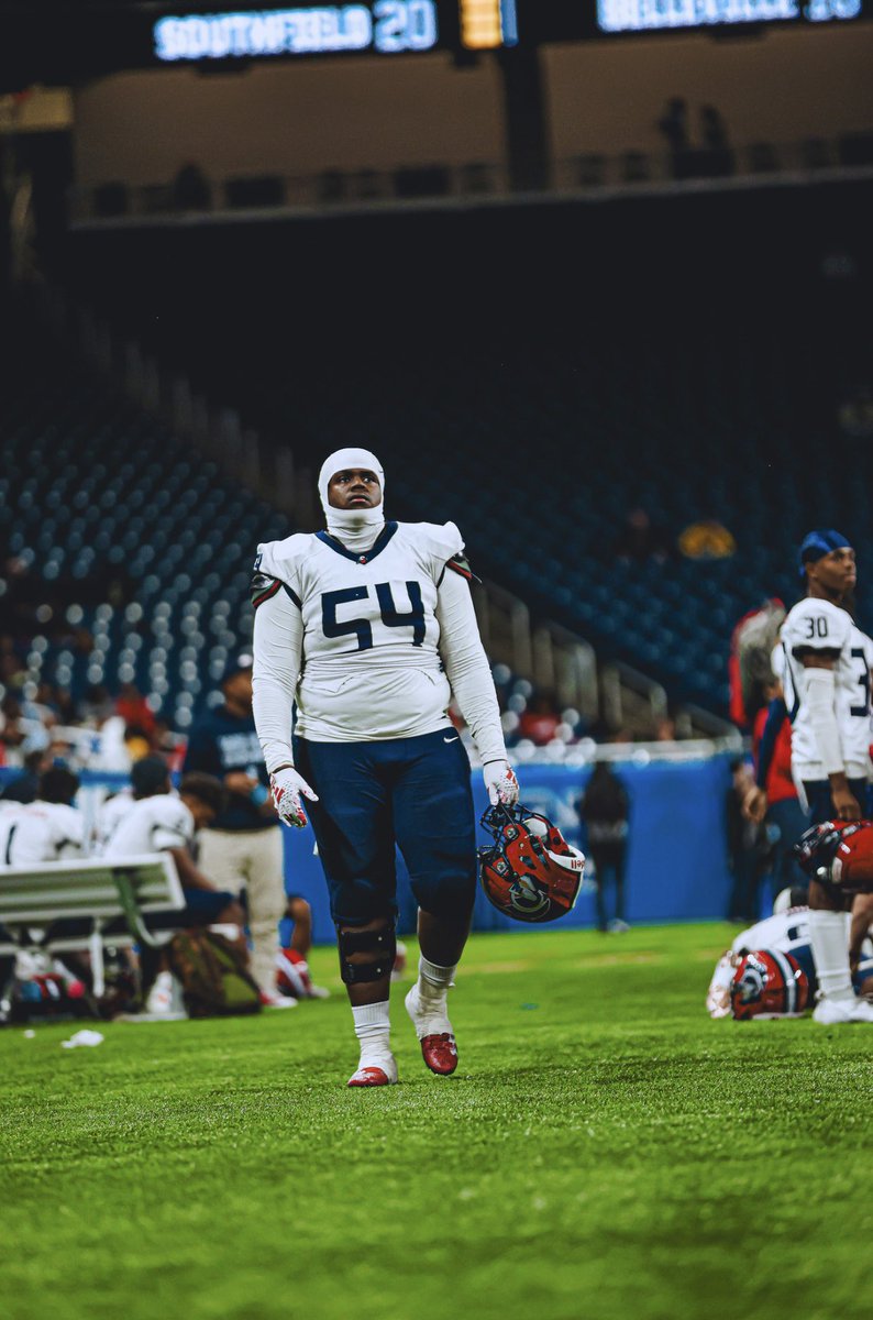 Senior Season Highlights 
D1 State Champ
0 sacks allowed all 4 years 

Click here-hudl.com/v/2MgiE3