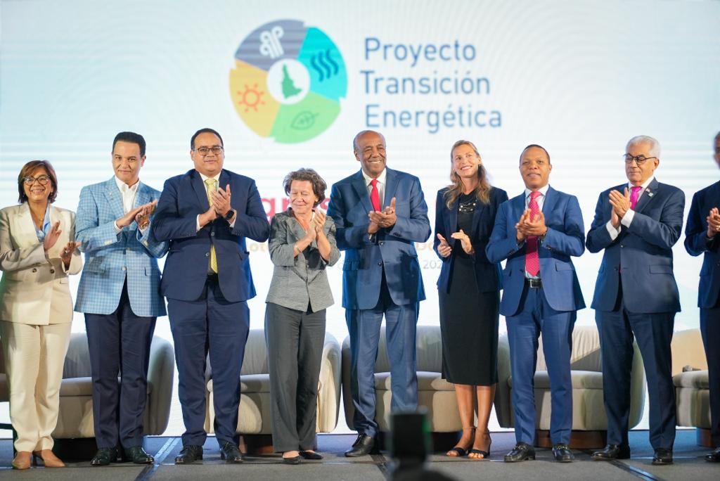 Agradezco a las instituciones alemanas que participaron en <a href="/TransEnergetica/">TransicionEnergeticaRD</a> y a los expertos integrados en el proyecto, los beneficios sociales generados tras 7 años de cooperación.

¡Somos socios naturales en un tiempo de transformación social, ecológica y energética! 🇩🇴🫂🇩🇪