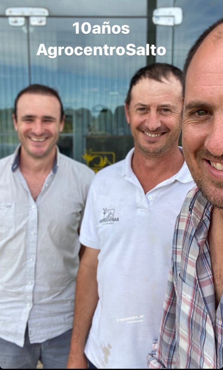 Muchas felicitaciones al equipo de Agrocentro Salto por los 10 años del local 👏👏

Vamos por muchos años más 💪