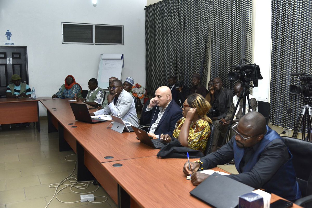 gerinitiative's tweet photo. At the Maiduguri International Airport, World Bank and Federal Team delegation for the Agro-Climatic Resilience in Semi-arid Landscapes (ACReSAL) Hybrid Implementation Support Mission in Borno state was received by the Global Environmental Responds Initiative and Borno ACReSAL. https://t.co/RZrCPImax7