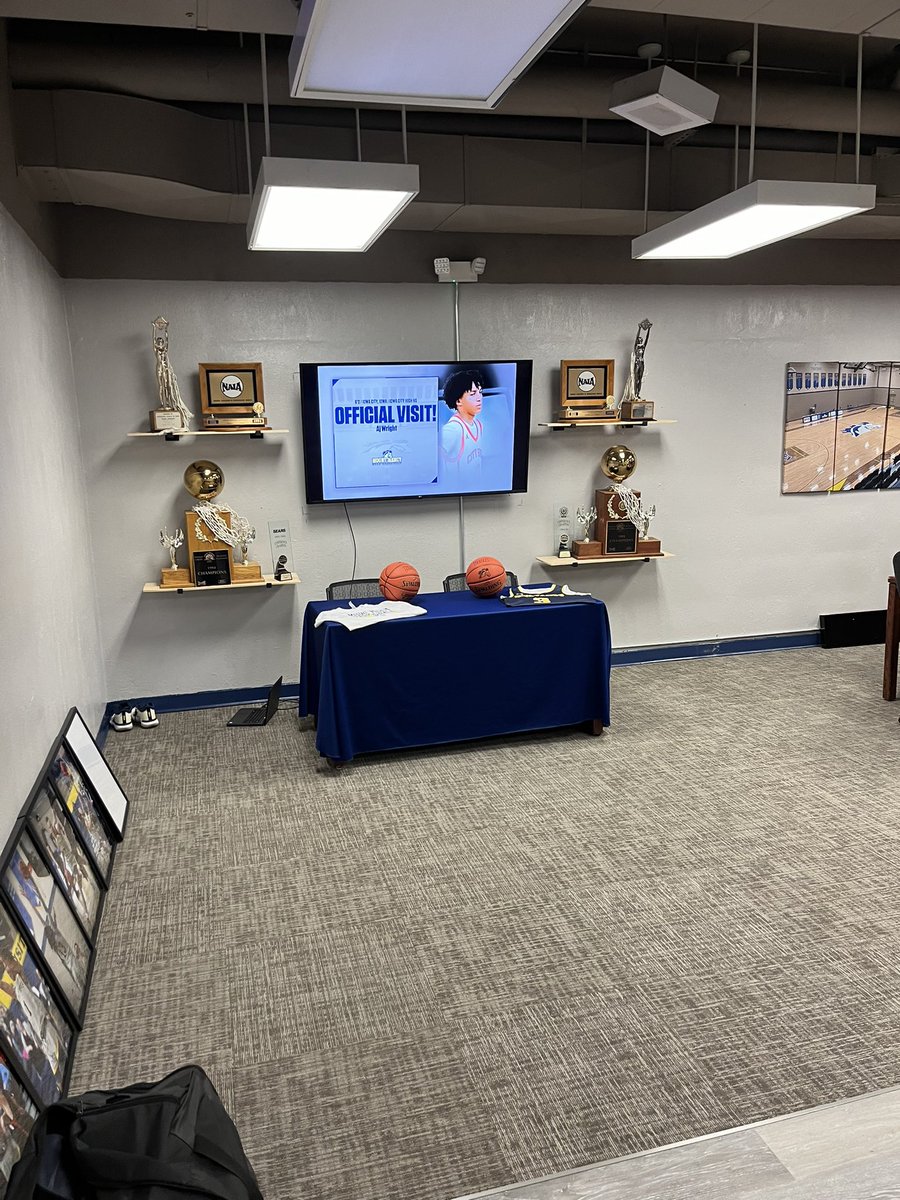 Aj Wright (@wright_aj3) on Twitter photo Had a Great Visit at Mount Mercy University today. Thank you to the coaching staff for this wonderful opportunity!! <a href="/mmumbb/">Mount Mercy Men’s Basketball</a> <a href="/HadenfeldtBodie/">Bodie Hadenfeldt</a> <a href="/mmucoach55/">Aaron Jennings</a> <a href="/CoachD_213/">Mamadou Diallo</a> Had a Great Visit at Mount Mercy University today. Thank you to the coaching staff for this wonderful opportunity!! <a href="/mmumbb/">Mount Mercy Men’s Basketball</a> <a href="/HadenfeldtBodie/">Bodie Hadenfeldt</a> <a href="/mmucoach55/">Aaron Jennings</a> <a href="/CoachD_213/">Mamadou Diallo</a>