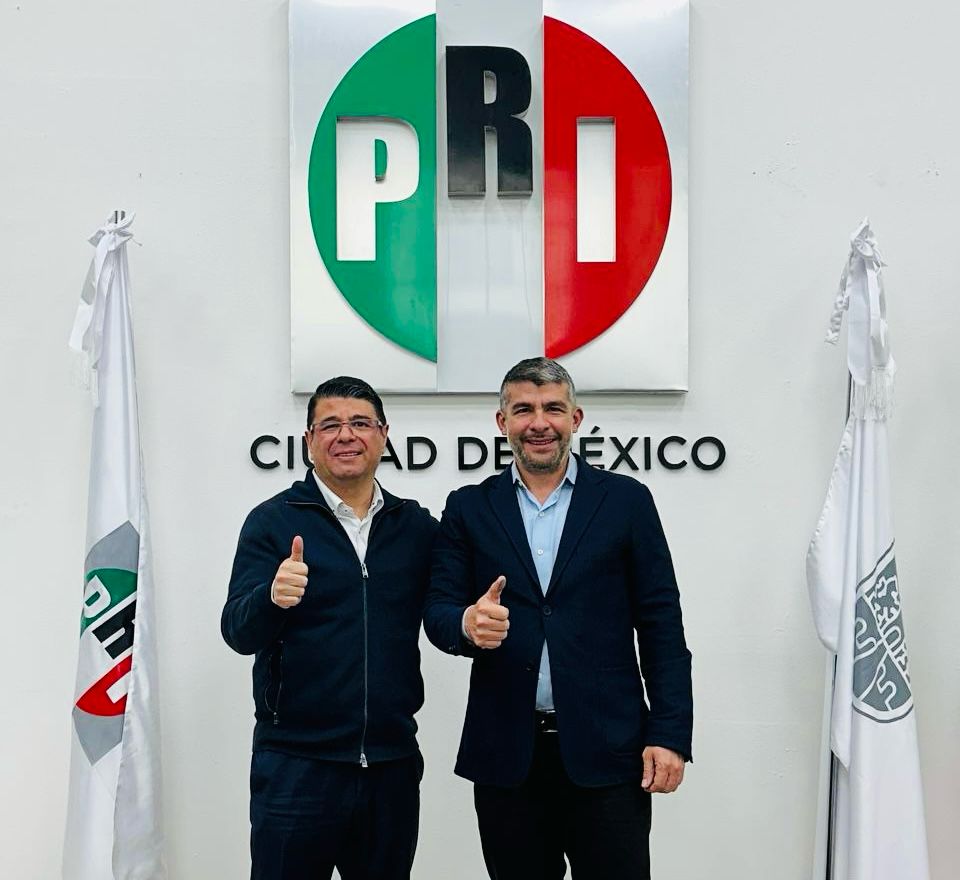mauriciotabe's tweet photo. Muy buena reunión con @BetanzosOficial, presidente del @PRICDMX_, para hablar sobre el futuro de la #CDMX, la #MiguelHidalgo y el Frente Amplio por México 🔵🔴🟡.

Vamos con todo hacia adelante .👊 https://t.co/dXjbLBVQP2