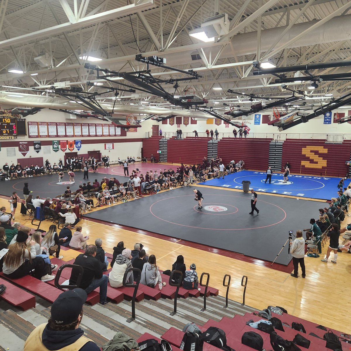 SAVHSActivities's tweet photo. SIS wrestling hosts Anoka, Park, and Scott-West tonight! #GoSIS https://t.co/4CSi5JN0y3