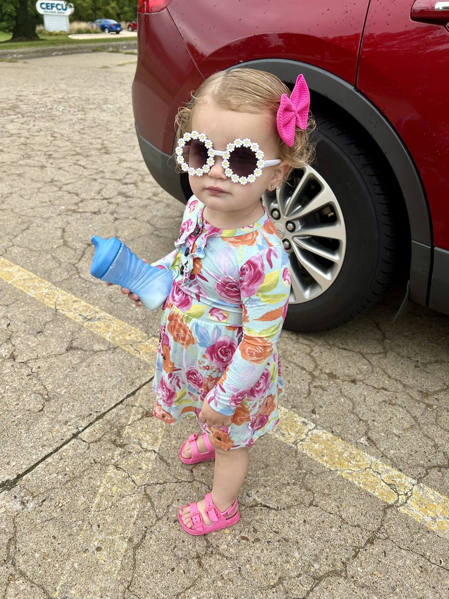 HanMarsh95's tweet photo. @DisneyOnIce @VibrantArena how about some ticket upgrades for this sweet girl and her mama tonight? 🤩 https://t.co/5RbDoy1Ay4