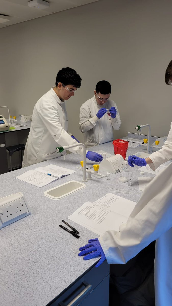 St Aidan's High Science tweet media