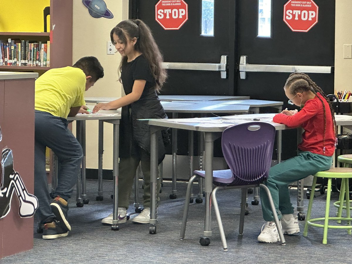 bivlms's tweet image. Student helpers @hapevillehawks working hard to be ready for tomorrow’s #dayofcode #hourofcode #fcsmeti #fcsvanguard @DrCSLPadgett @kellymastro @HesJshaw @codeorg @Ozobot @WonderWorkshop