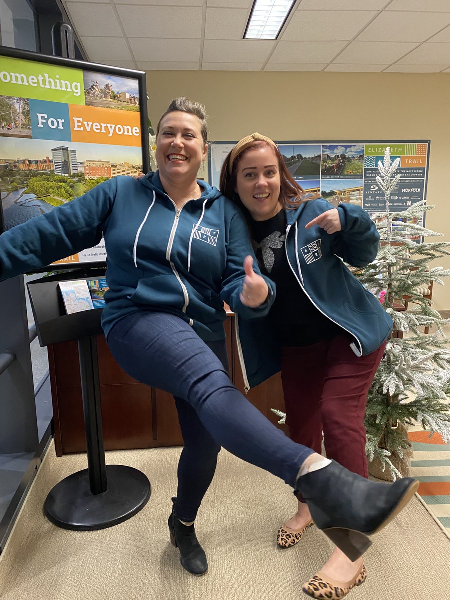 norfolkERT's tweet photo. 🎉We've got a lot to celebrate!🥳
Raising over 💲2️⃣,7️⃣0️⃣0️⃣ from Giving Tuesday donors, ✨brand new✨ full-zip ERT hoodies, and the first full year of the ERT DEI Committee!

#yourert #somethingforeveryone #supportert #ertvolunteers #thankyou #ertnorfolk #norfolkert #norfolkva https://t.co/dtmSyyPPSu