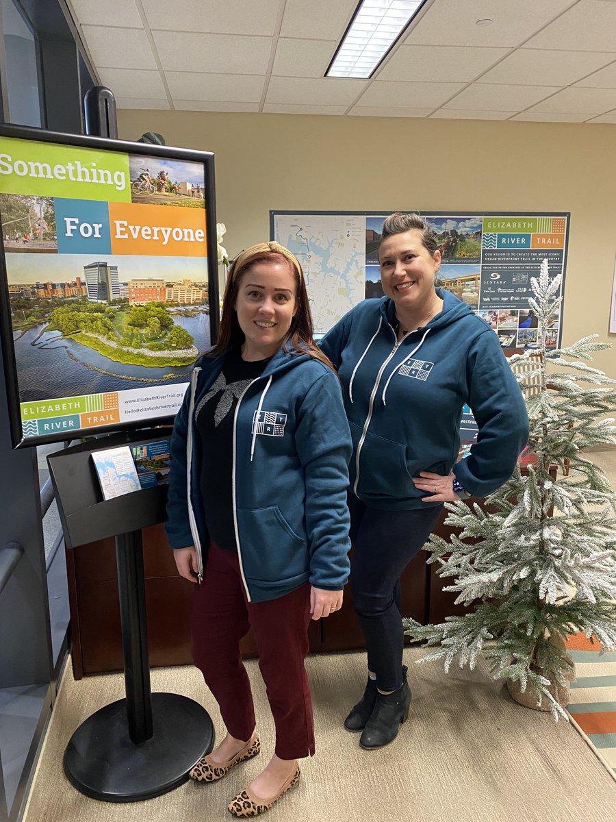 norfolkERT's tweet photo. 🎉We've got a lot to celebrate!🥳
Raising over 💲2️⃣,7️⃣0️⃣0️⃣ from Giving Tuesday donors, ✨brand new✨ full-zip ERT hoodies, and the first full year of the ERT DEI Committee!

#yourert #somethingforeveryone #supportert #ertvolunteers #thankyou #ertnorfolk #norfolkert #norfolkva https://t.co/dtmSyyPPSu