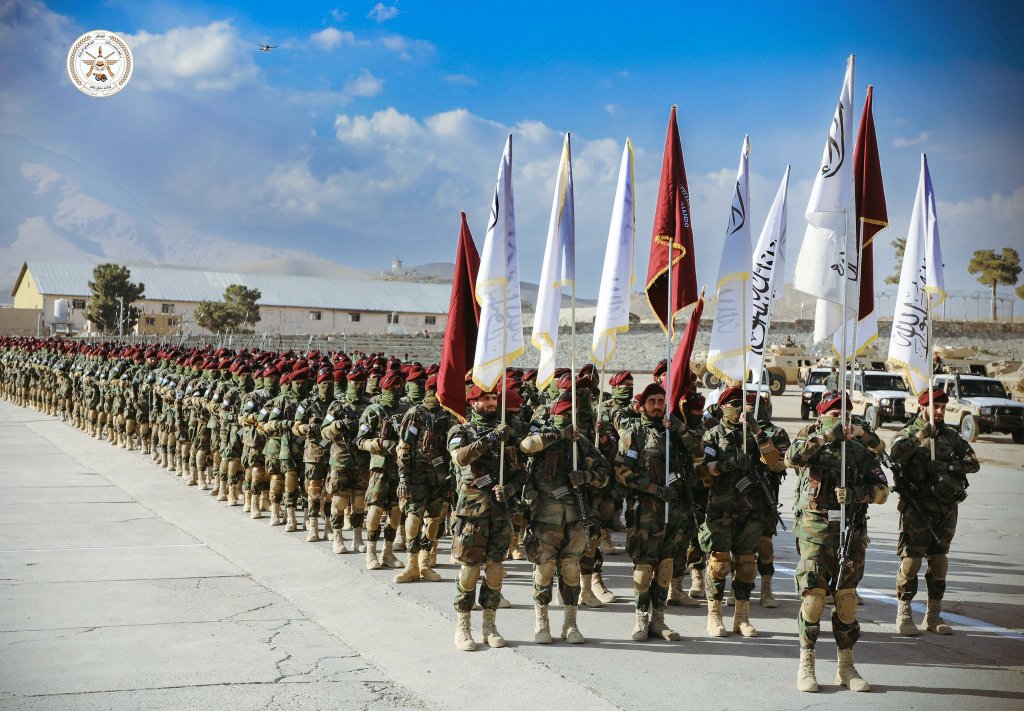 دا هغه سپیڅلی لښکر ده چې په لیدلو یې د مؤمنانو زړه ته سکون حاصلېږي.😘
او د کفارو، منافقانو او په عموم کې د دین او  وطن دښمنانو په زړونو باندې د ډار پیریان کېني.👊