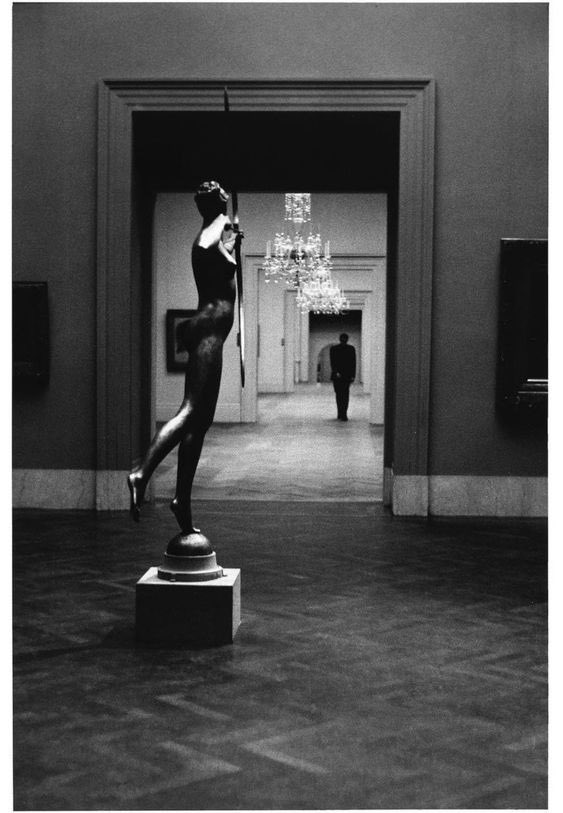 misanharriman's tweet photo. I burst into tears as soon as I heard the news, we have lost a giant and one of the greatest influences of my work.

His work is just staggering.

RIP #ellioterwitt https://t.co/UFunUAXySY