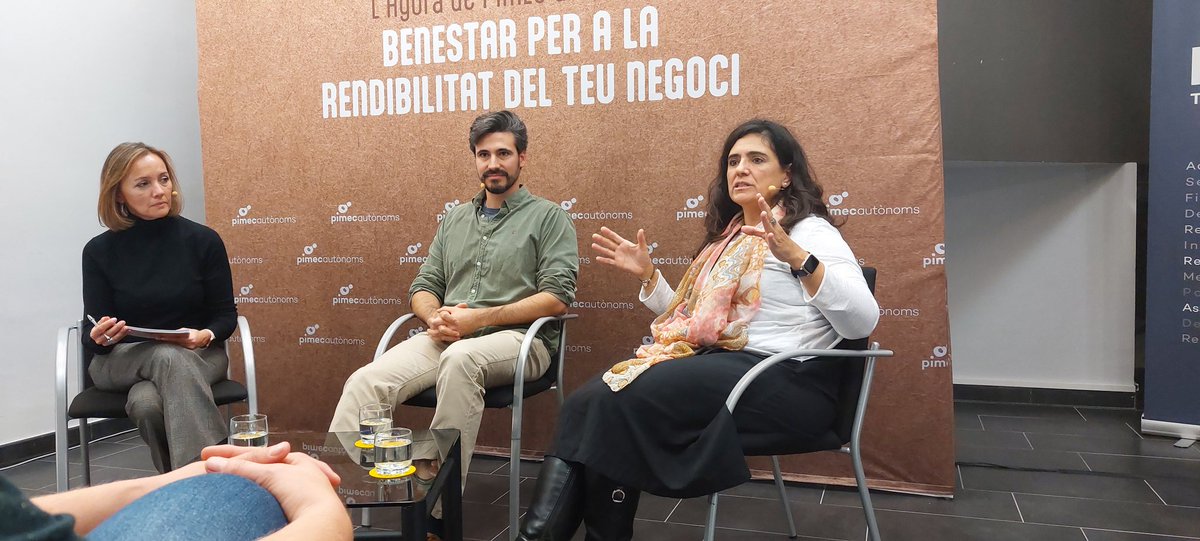 neusmestres's tweet photo. La Júlia Gomez explica les eines i recursos que té la @fundacio_pimec per ajudar a combatre el burnout que poden patir les persones autònomes. https://t.co/pvVF2pibT3